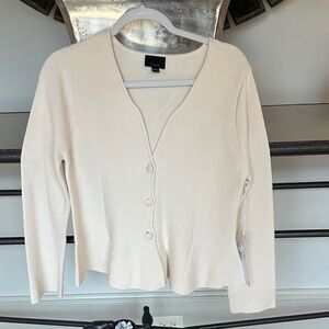 NWT Lumiere size medium cream 3 button viscose nylon long sleeve top
